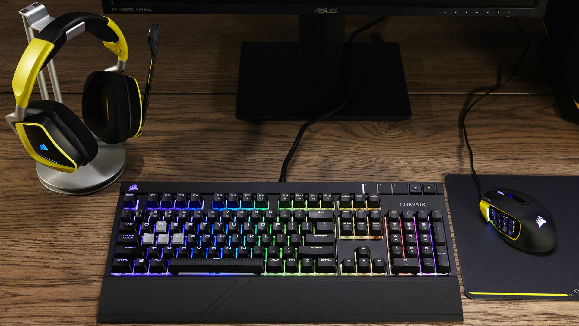 Corsair chính thức ra mắt "Strafe RGB" với switch mới