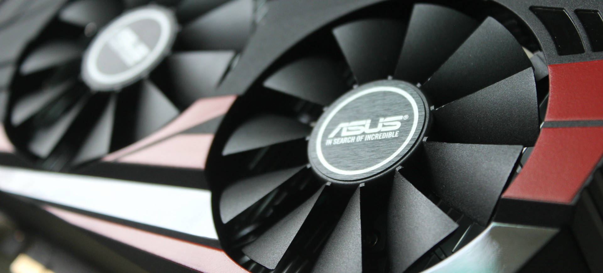 ASUS GTX 1050 Expedition 2GB – Món quà Giáng Sinh ý nghĩa