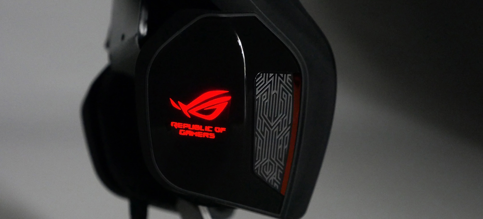 ASUS ROG CENTURION – “Trùm cuối” đền từ quân đoàn ROG