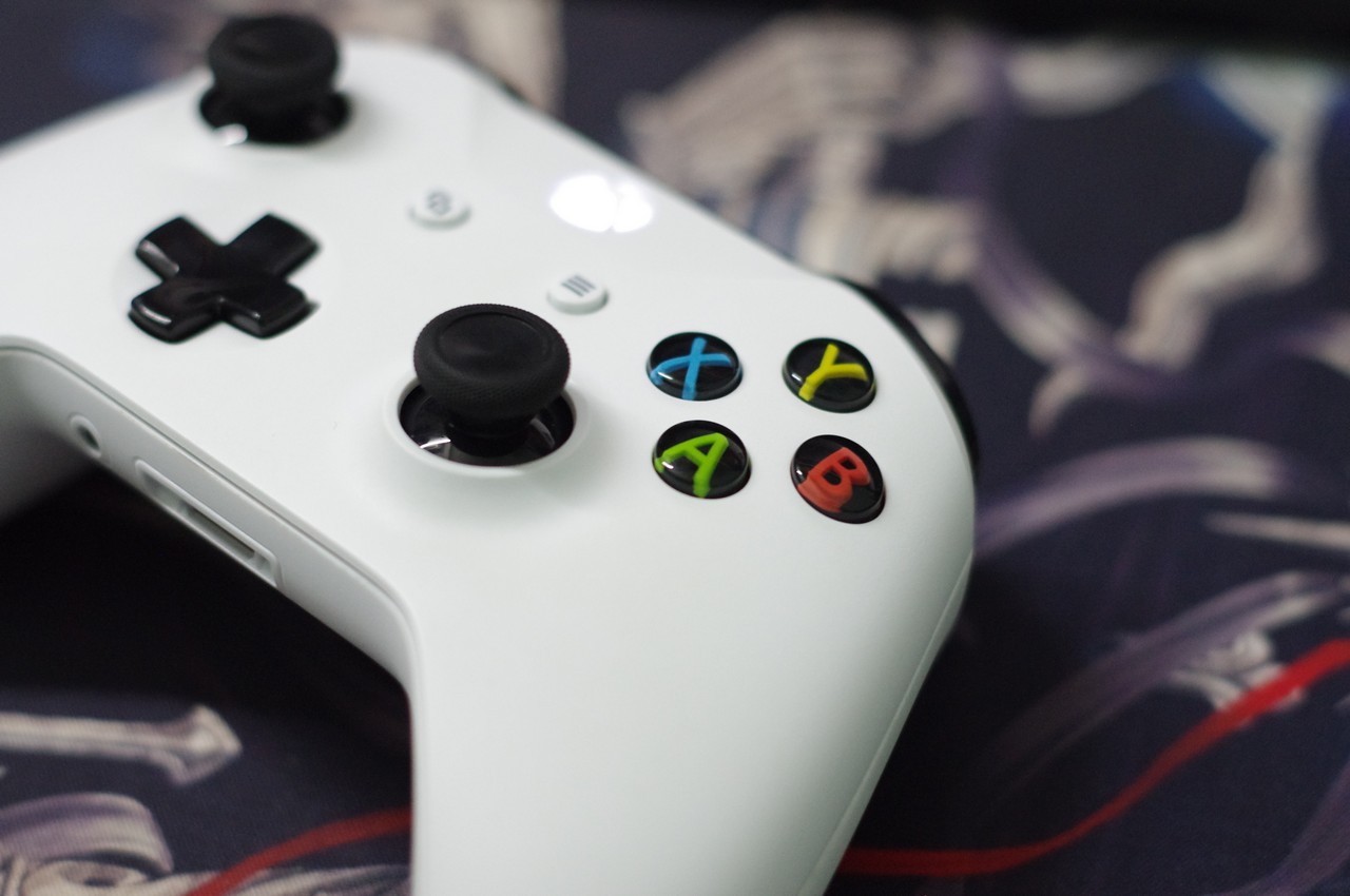 Xbox One S controller - Đánh Giá Gaming Gear