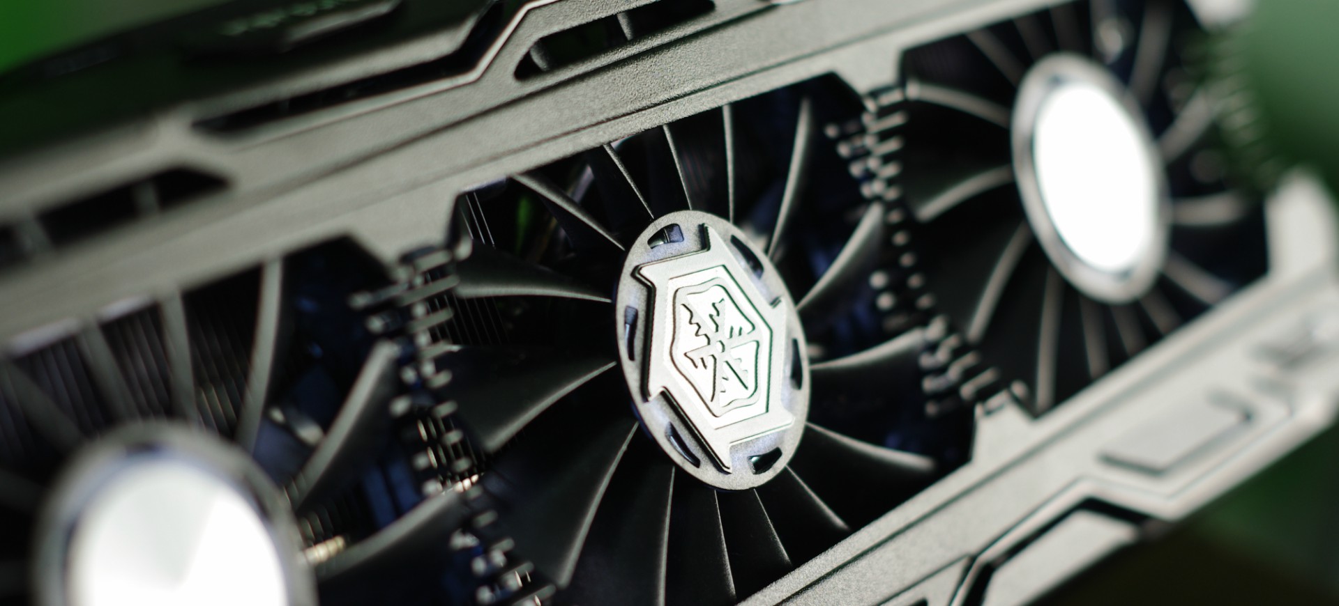 INNO3D Ichill GTX 1070 Ti X4 – Hổ mọc thêm cánh