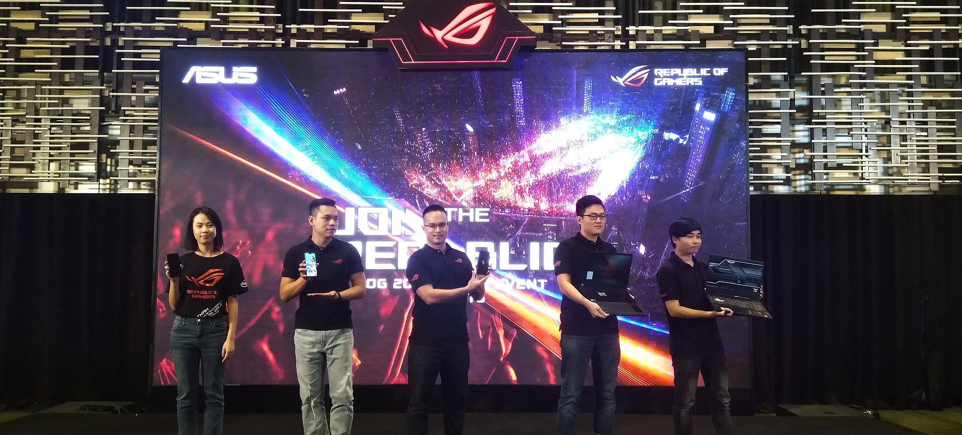 ASUS ra mắt loạt sản phẩm đột phá tại sự kiện Join The Republic