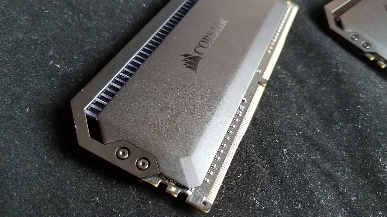 Corsair Dominator Platinum RGB 3000MHz - Sinh ra để thống trị