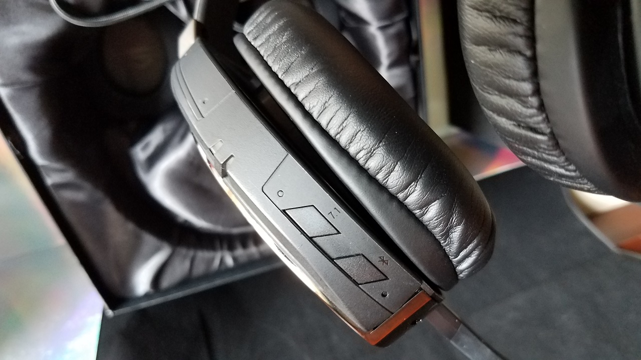 ASUS ROG STRIX FUSION 700