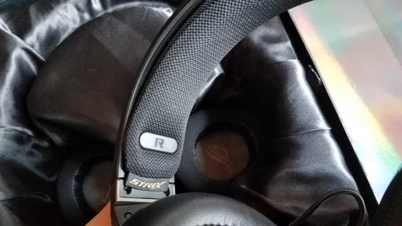ASUS ROG STRIX FUSION 700