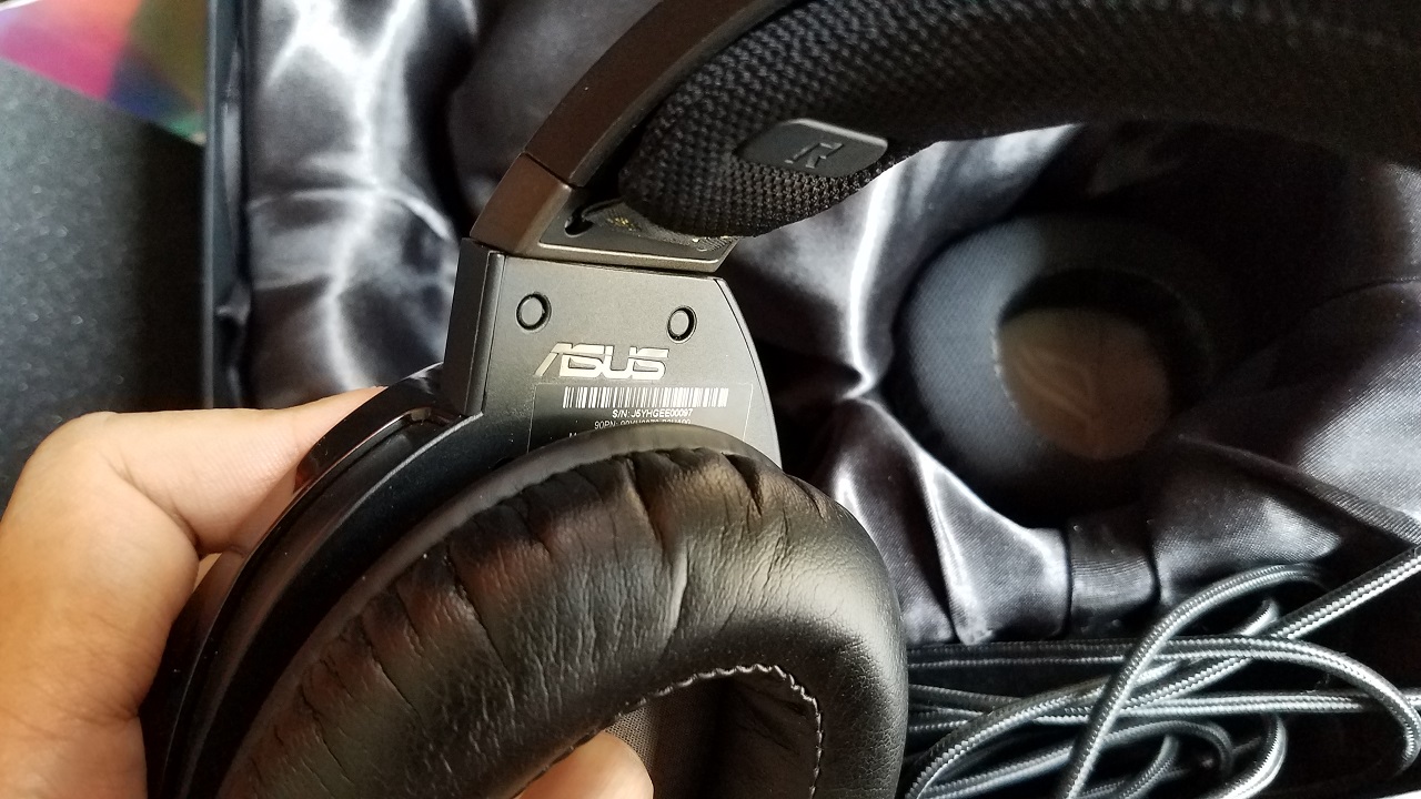 ASUS ROG STRIX FUSION 700