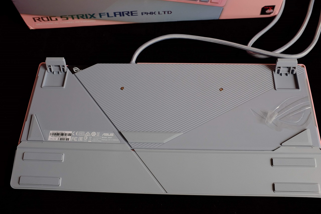 ASUS ROG STRIX FLARE PNK LTD – Nguồn cảm hứng từ "nữ quyền"