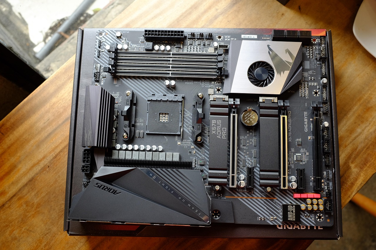 GIGABYTE AORUS X570 PRO – Em út nhưng không... ốm yếu
