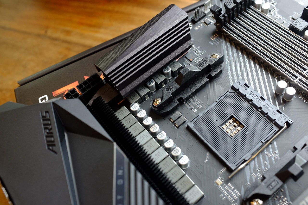 GIGABYTE AORUS X570 PRO – Em út nhưng không... ốm yếu