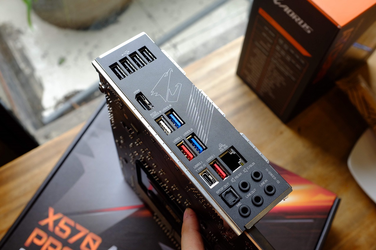 GIGABYTE AORUS X570 PRO – Em út nhưng không... ốm yếu