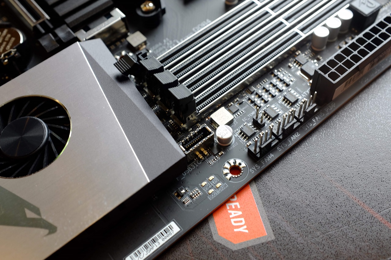 GIGABYTE AORUS X570 PRO – Em út nhưng không... ốm yếu