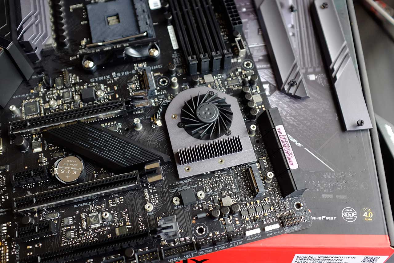 ASUS Strix X570 E Gaming, AMD Ryzen 7 3700x
