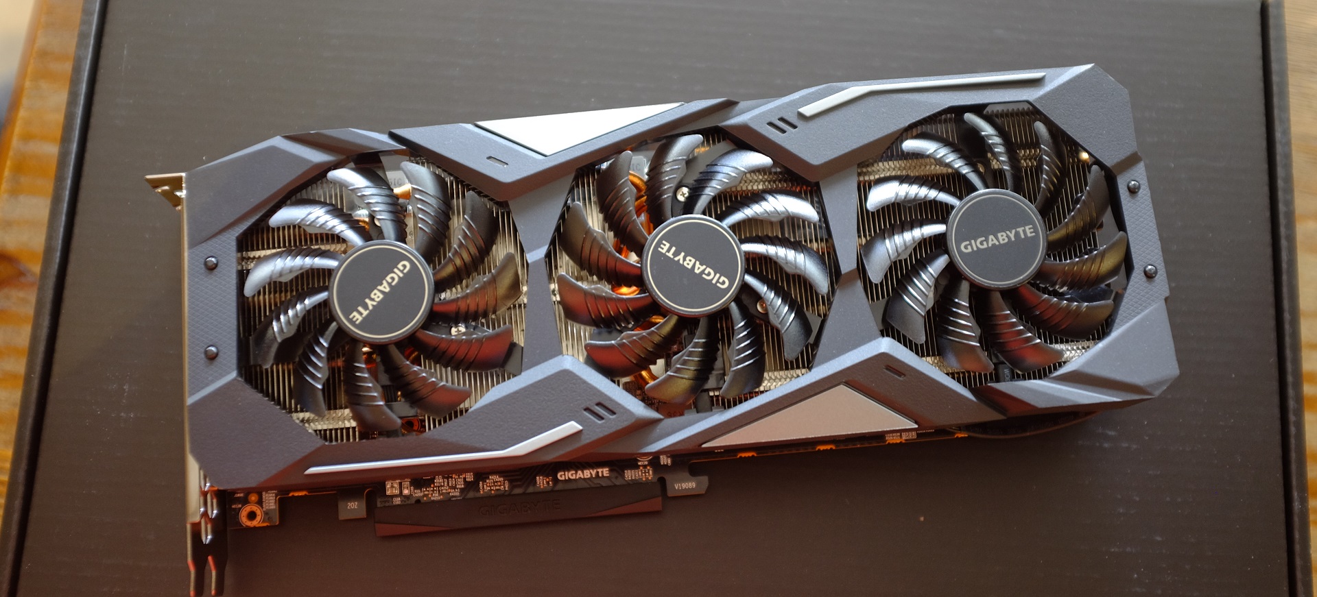 Gigabyte RX 5700 XT Gaming OC 8G - Bình cũ rượu mới