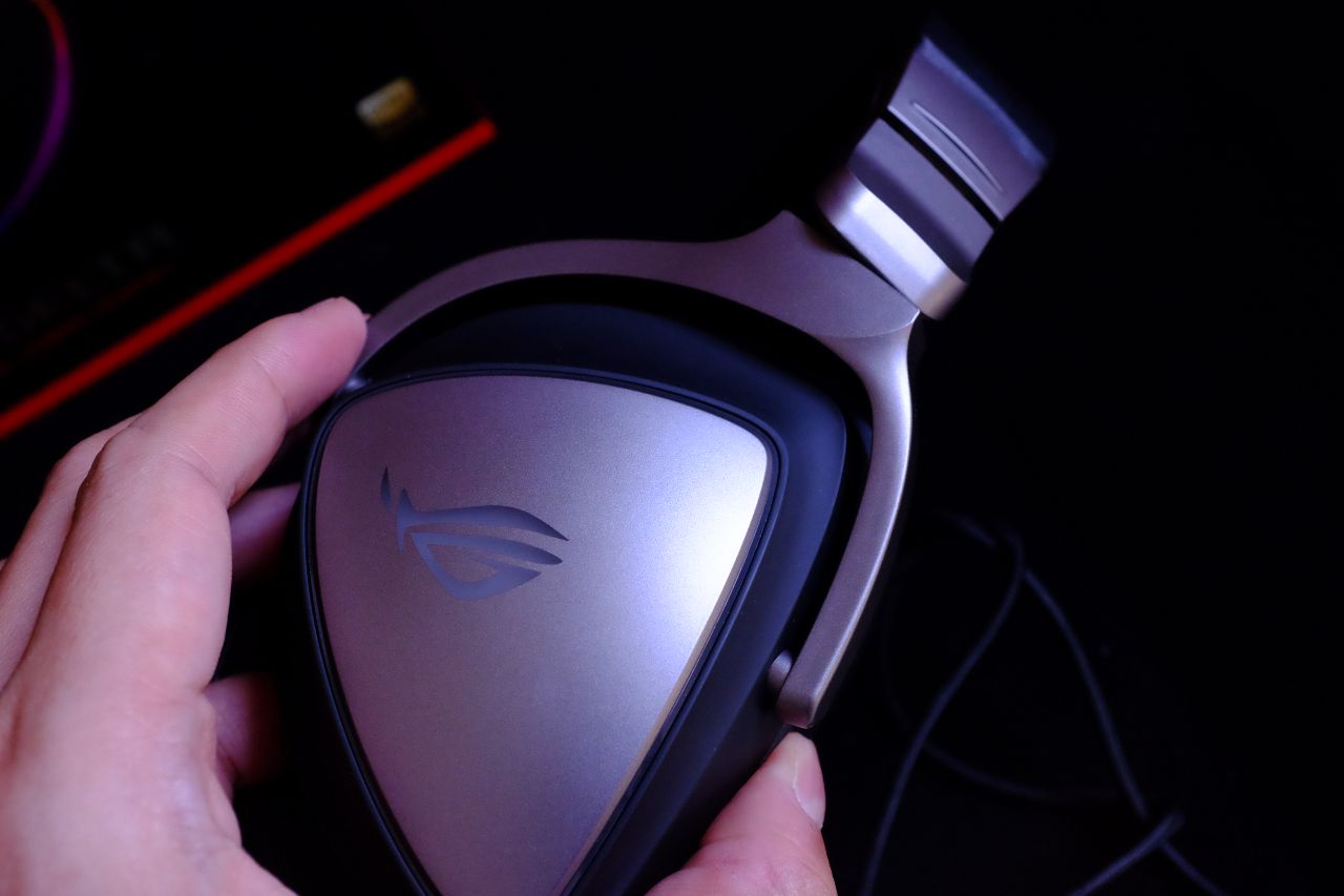ASUS ROG Delta – Đánh Giá Gaming Gear