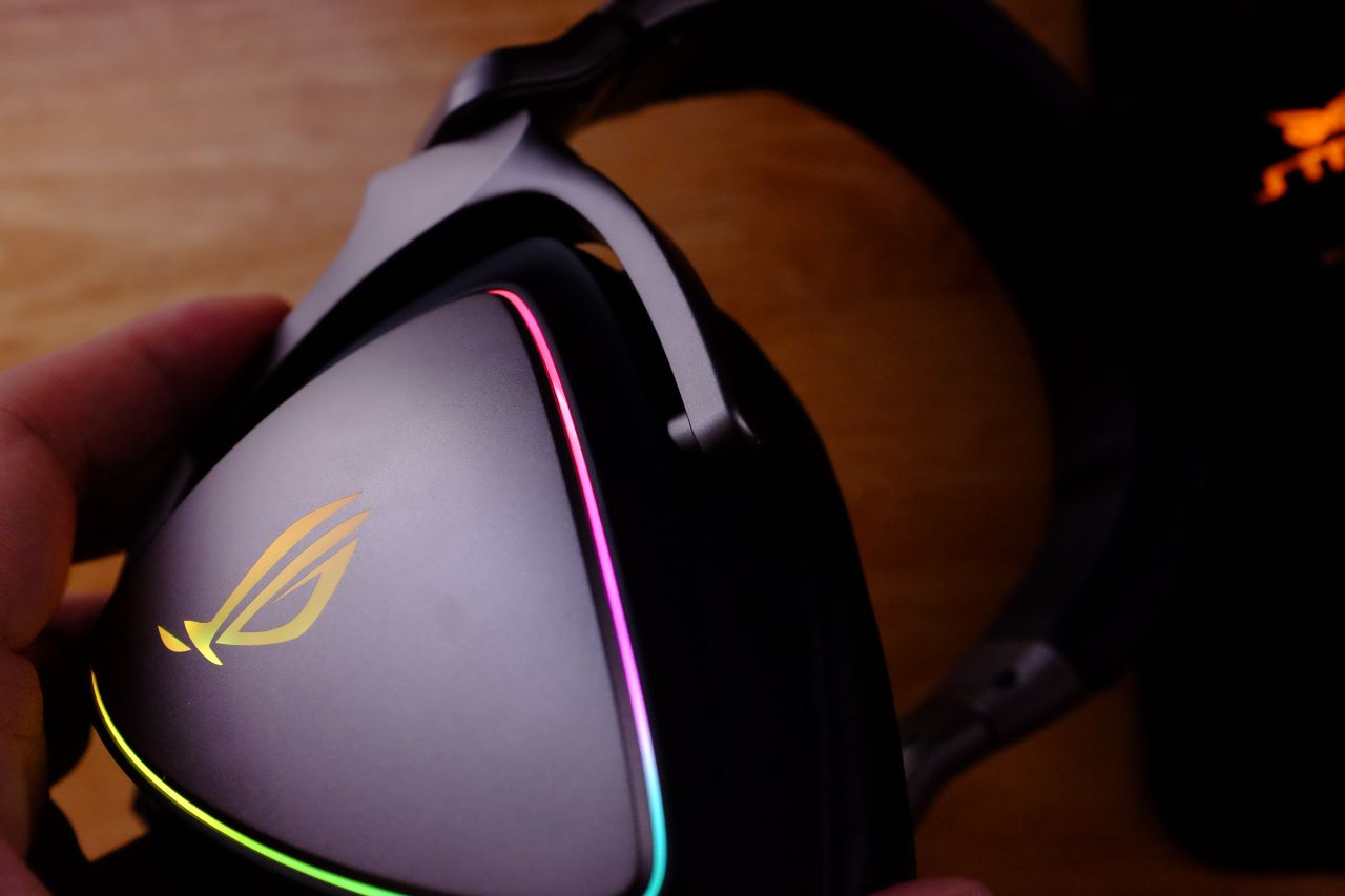 ASUS ROG Delta – Đánh Giá Gaming Gear