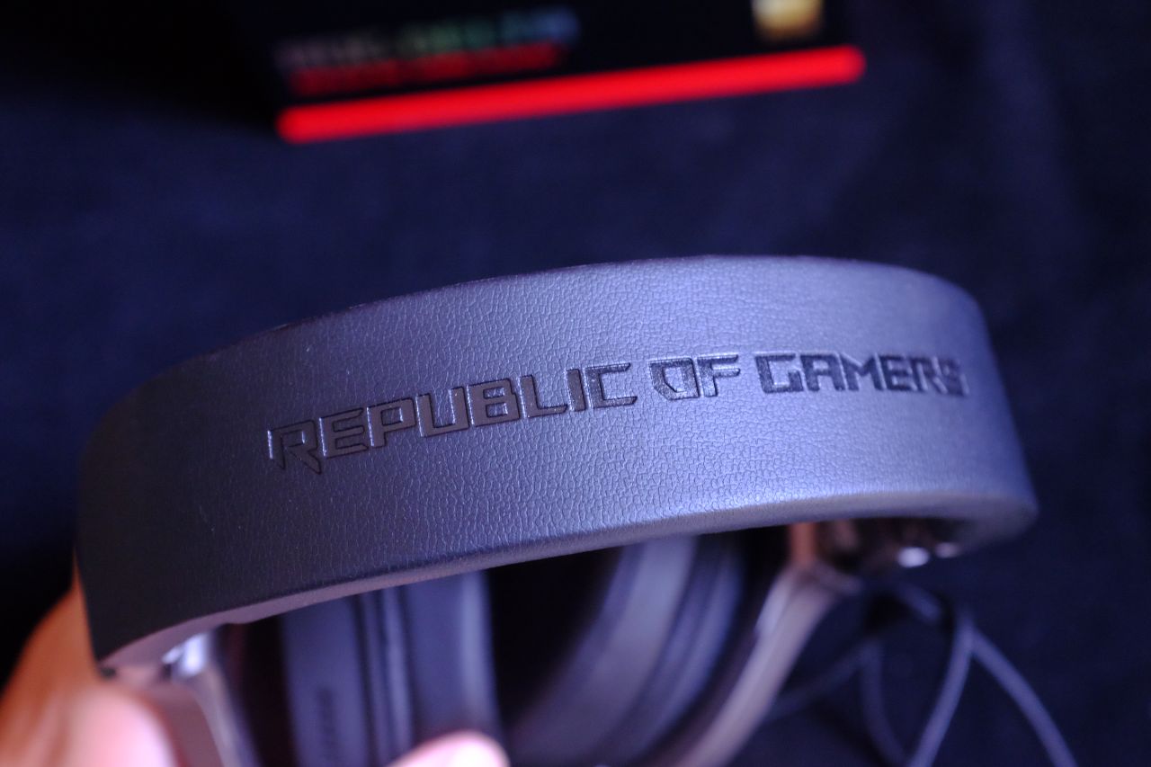 ASUS ROG Delta – Đánh Giá Gaming Gear