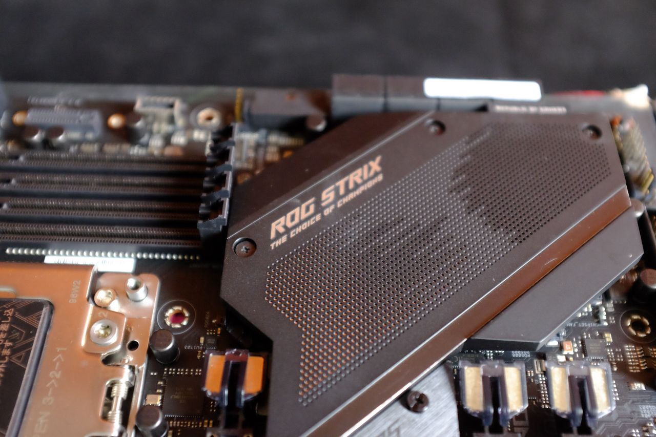 ASUS Strix TRX40 E Gaming - Đánh Giá Nhanh