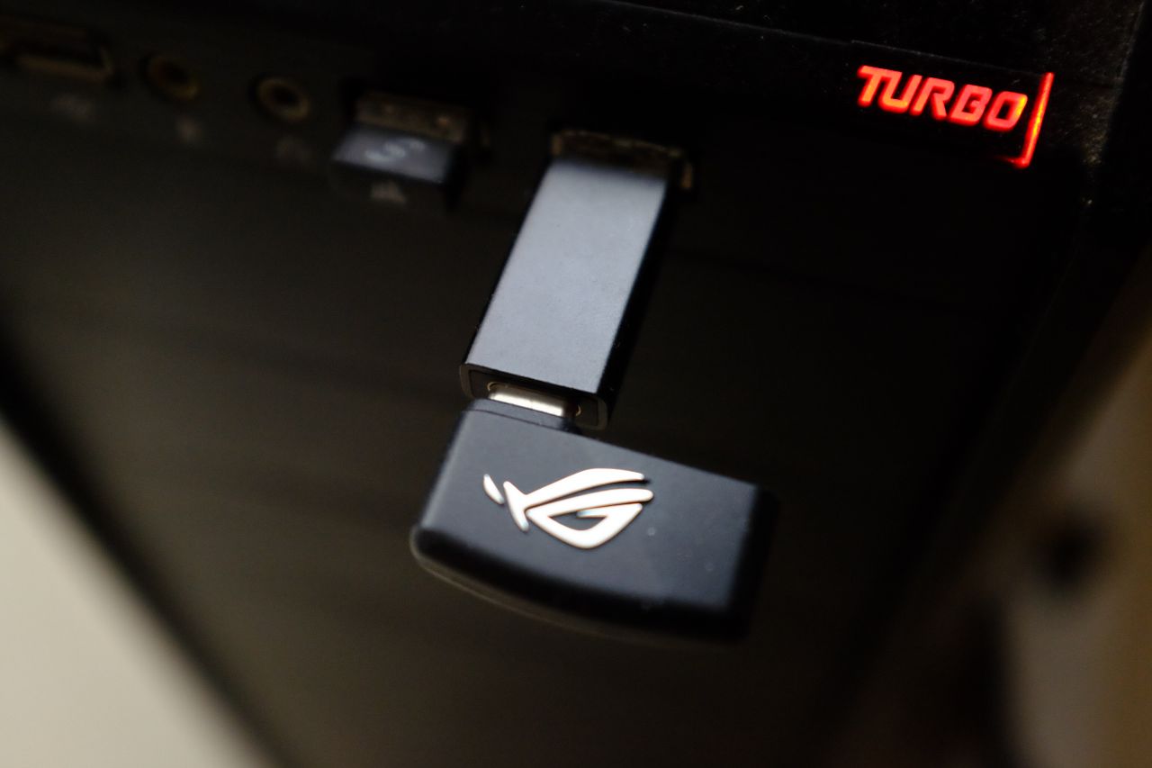 ASUS Strix Go 2.4GHz– Đánh Giá Gaming Gear