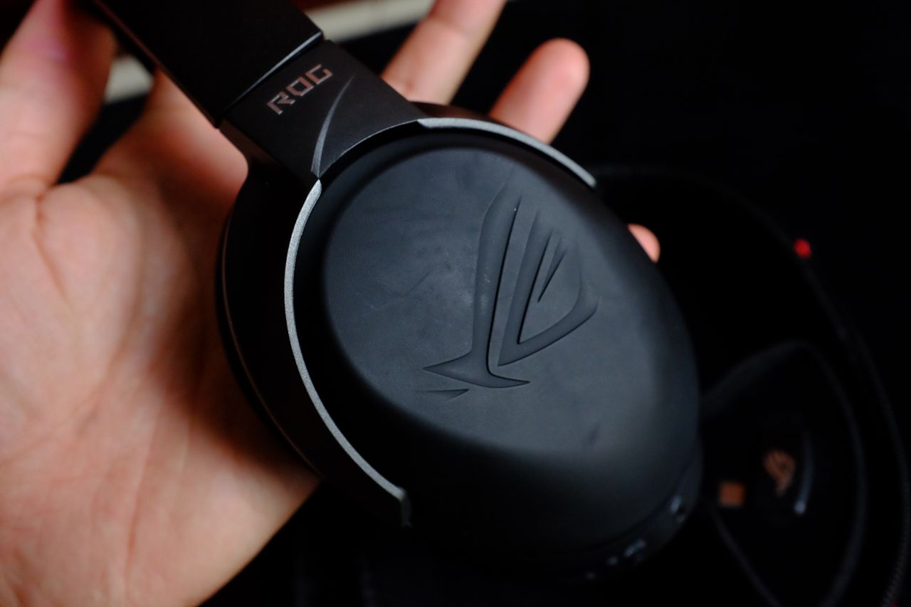ASUS Strix Go 2.4GHz– Đánh Giá Gaming Gear