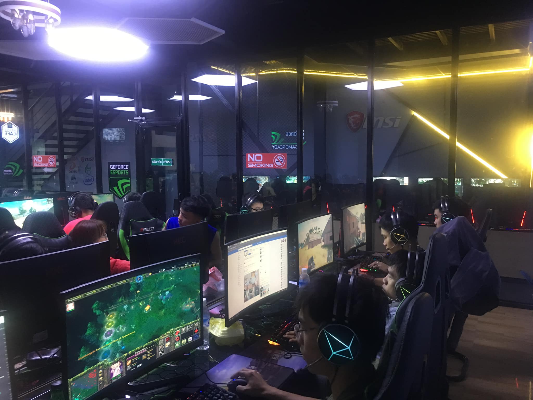 Cyber Stadium - Phòng game chuẩn Esports tại Đà Nẵng