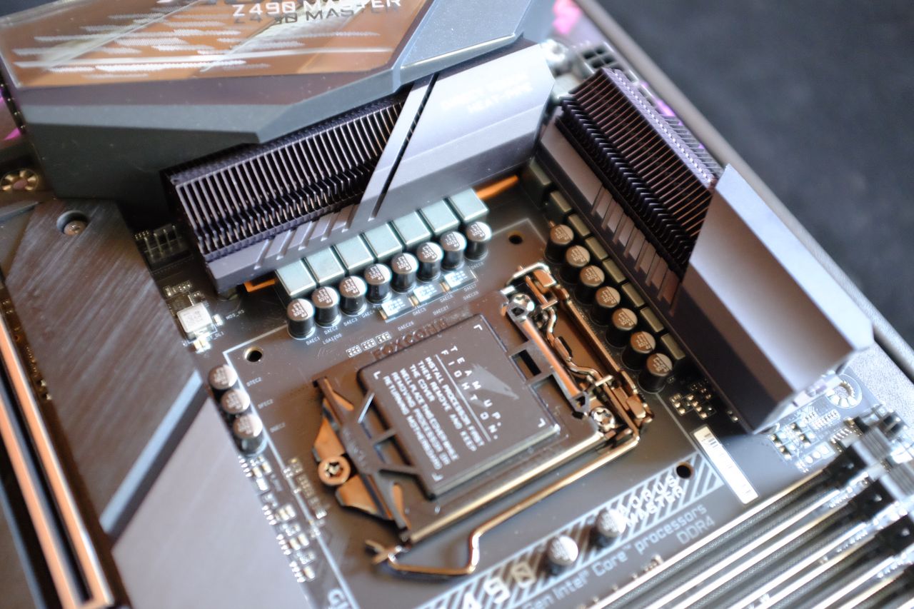 Z490 AORUS Master - Đánh Giá Nhanh