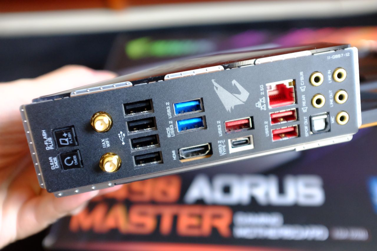Z490 AORUS Master - Đánh Giá Nhanh