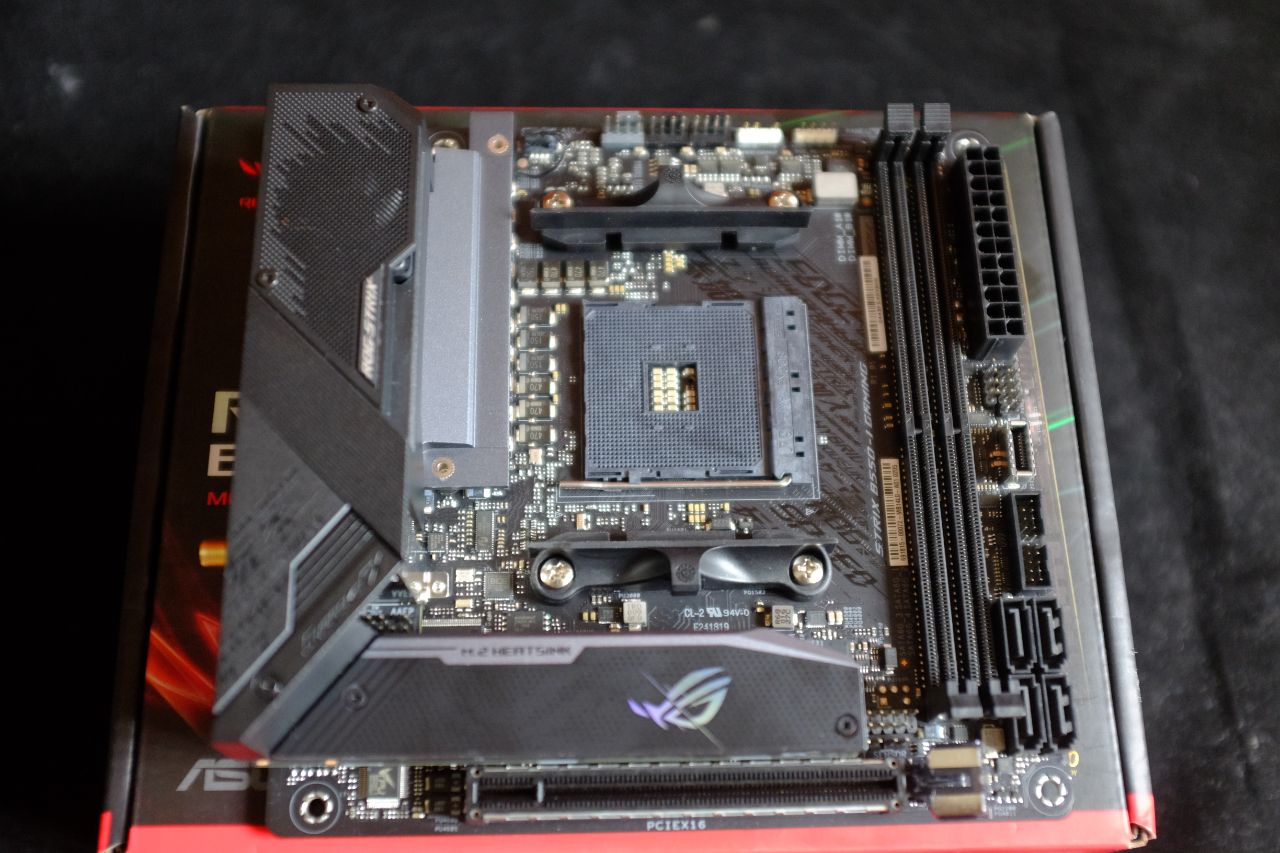 ASUS Strix B550 I Gaming - Đánh Giá Nhanh