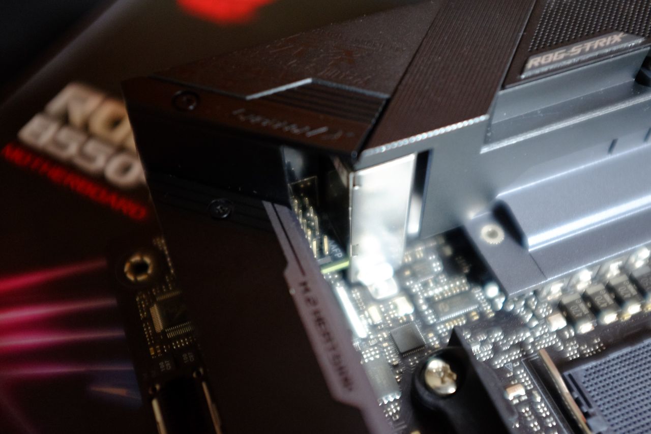 ASUS Strix B550 I Gaming - Đánh Giá Nhanh
