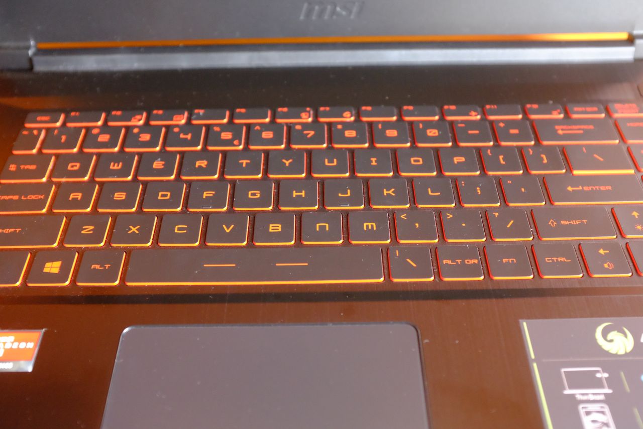 MSI Bravo 15 - Đánh giá Gaming Gear
