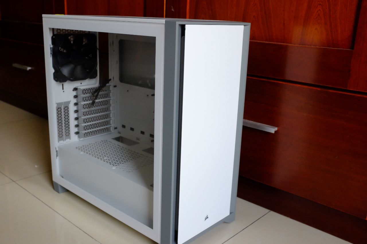 Corsair 4000D Tempered Glass Mid-Tower Gaming Case - Đánh giá nhanh