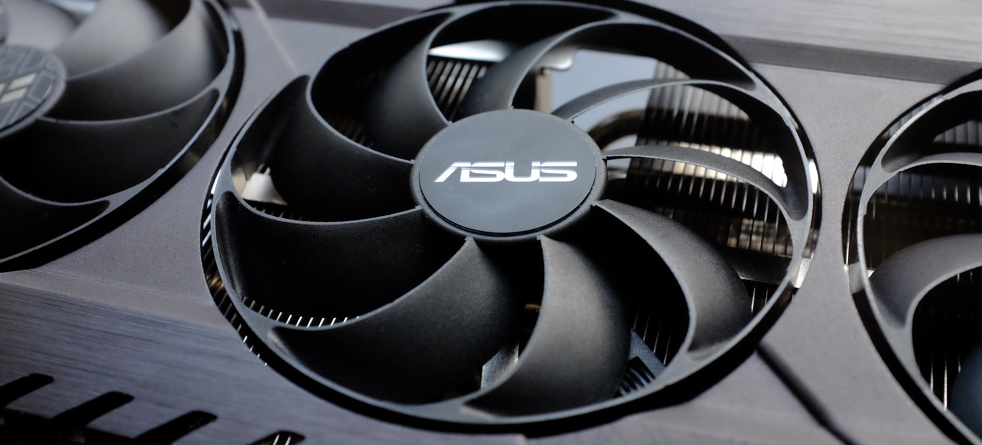 ASUS TUF RTX 3080 Gaming OC 10G - Đánh Giá Gaming Gear