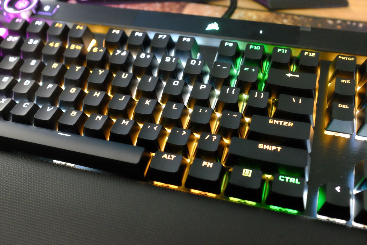 Corsair K100 RGB Mechanical Gaming Keyboard - Đánh Giá Gaming Gear