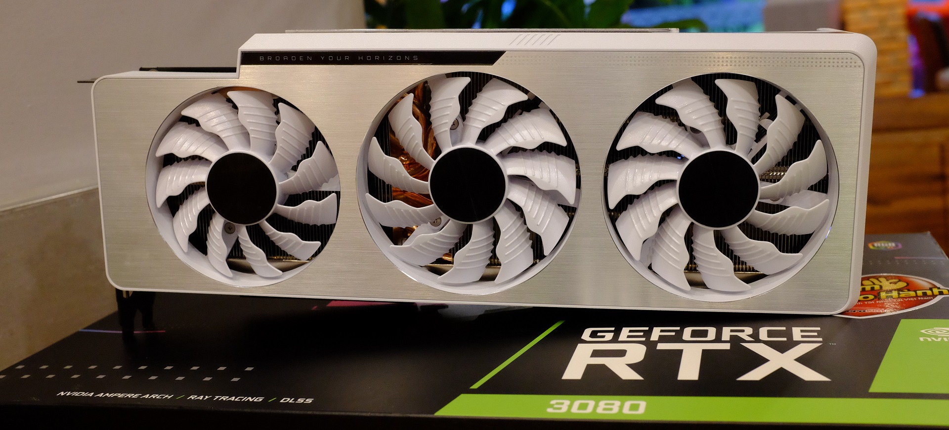 Gigabyte RTX 3080 Vision OC 10G Đánh Giá Gaming Gear