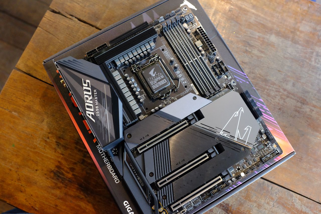 GIGABYTE Z590 AORUS Master - Đánh Giá Nhanh