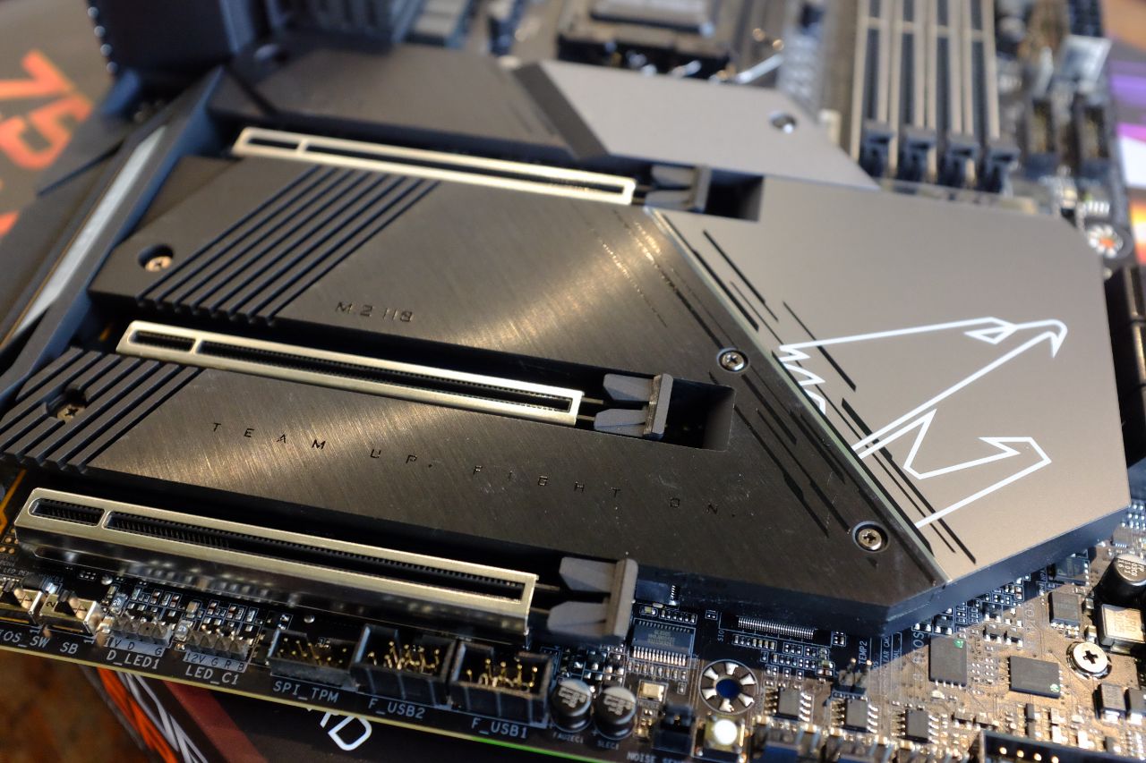 GIGABYTE Z590 AORUS Master - Đánh Giá Nhanh