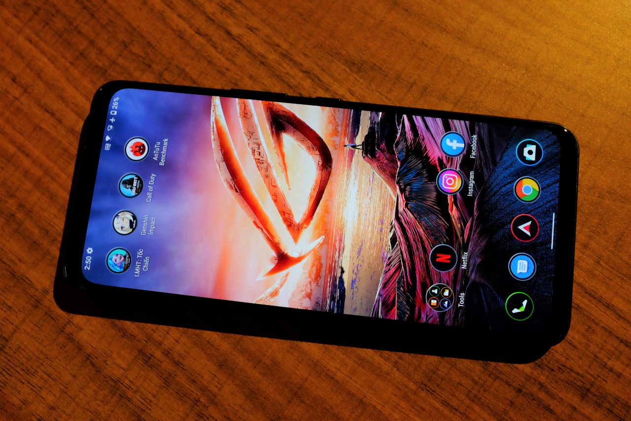 ASUS ROG Phone 5 chính thức ra mắt cộng đồng game thủ