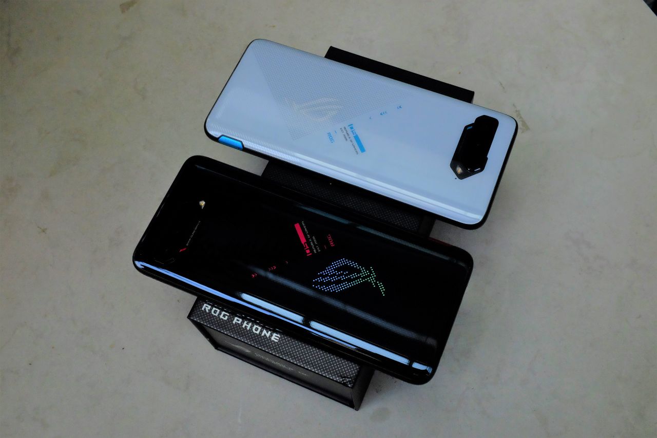 ASUS ROG Phone 5 chính thức ra mắt cộng đồng game thủ