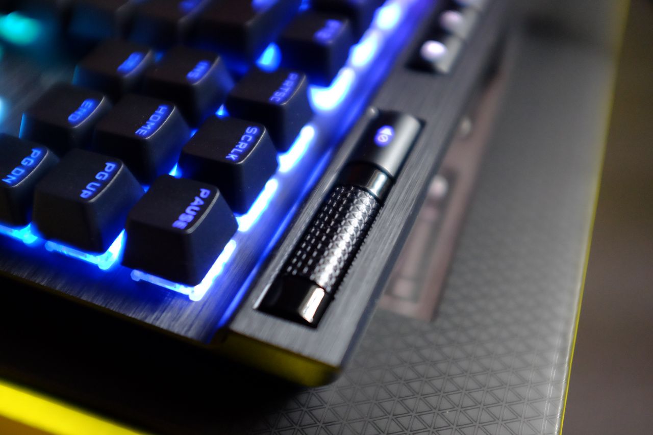 Corsair K70 RGB TKL Champion Series - Đánh Giá Gaming Gear