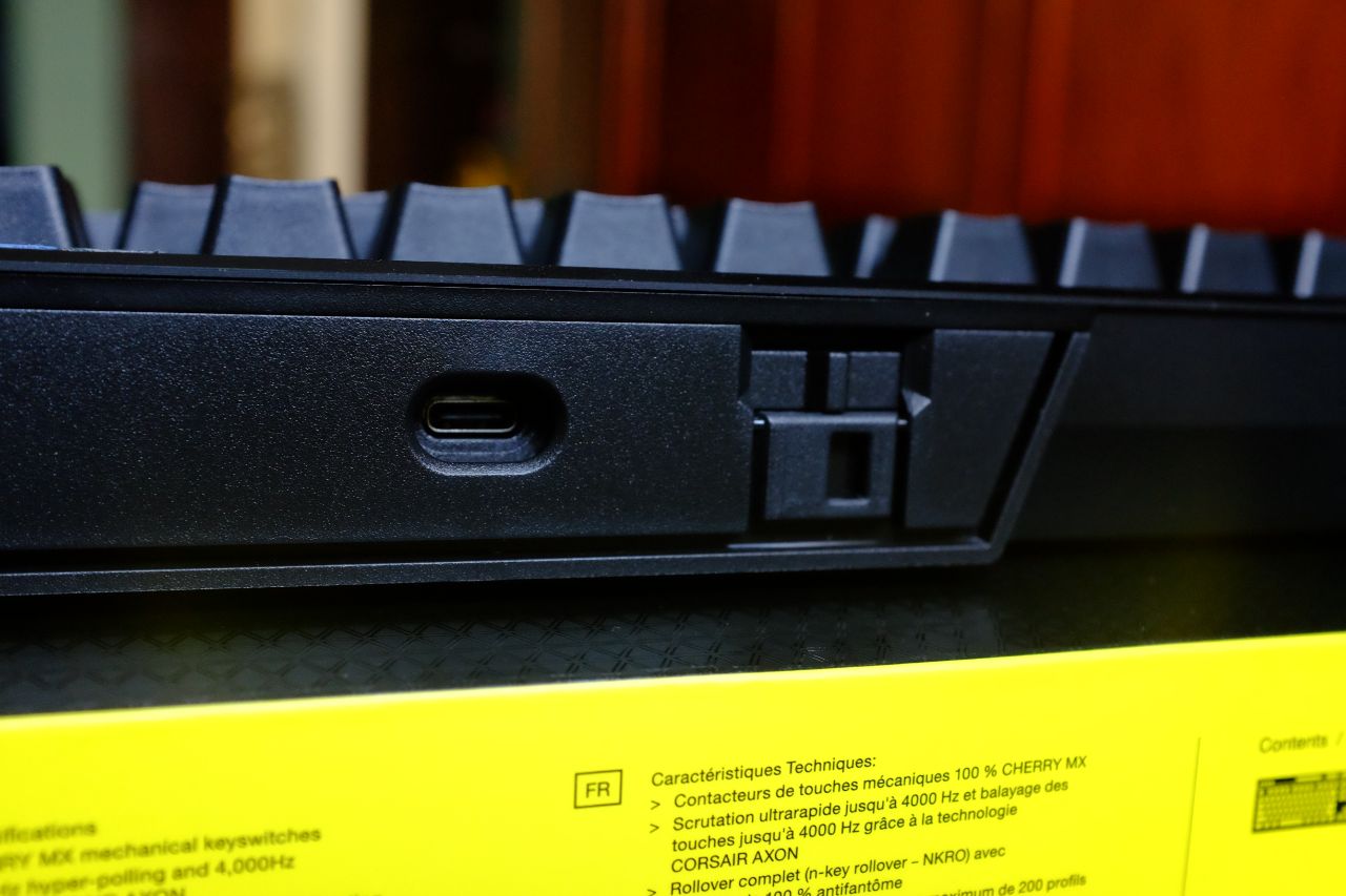 Corsair K70 RGB TKL Red Switch - Đánh Giá Nhanh