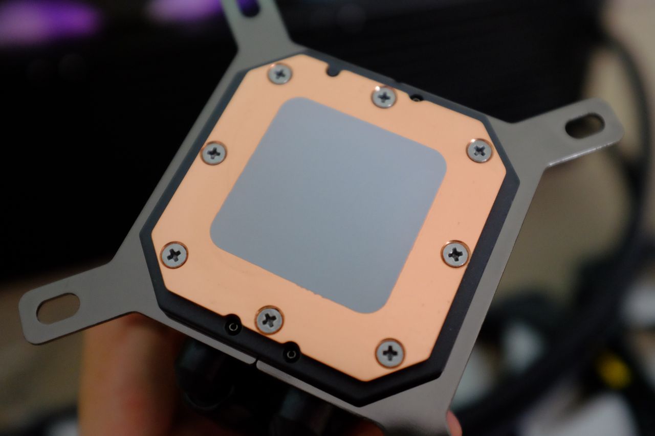 Corsair iCUE H170i Elite Capellix - Đánh Giá Nhanh
