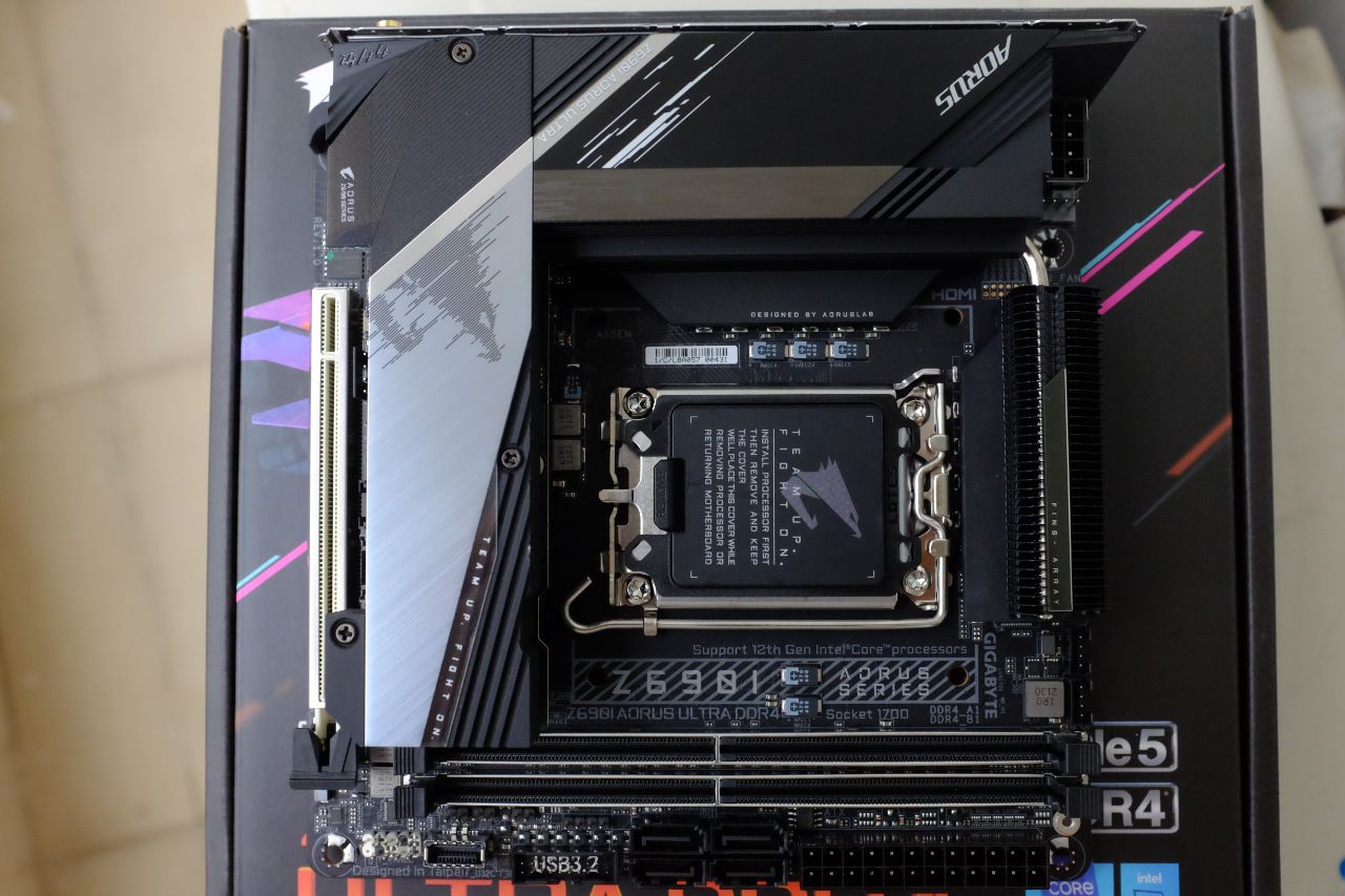 Z690I AORUS Ultra DDR4 - Đánh Giá Nhanh