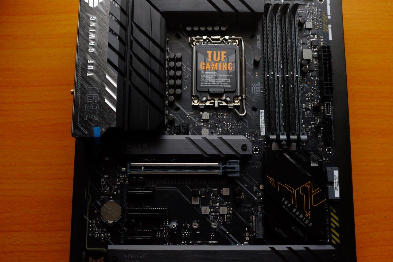 ASUS TUF Gaming Z690 PLUS WIFI D4 - Đánh Giá Nhanh