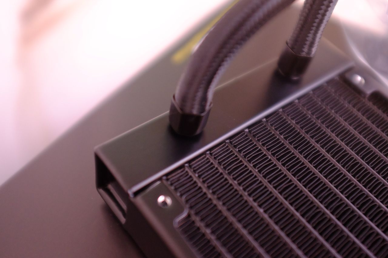 Corsair H100i ELITE LCD Display - Đánh Giá Nhanh