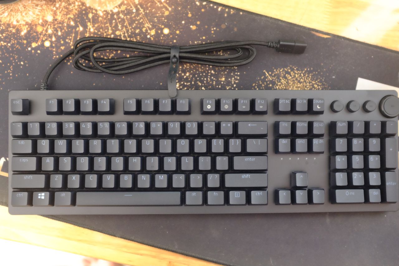 Razer Huntsman V2 Optical - Đánh Giá Gaming Gear
