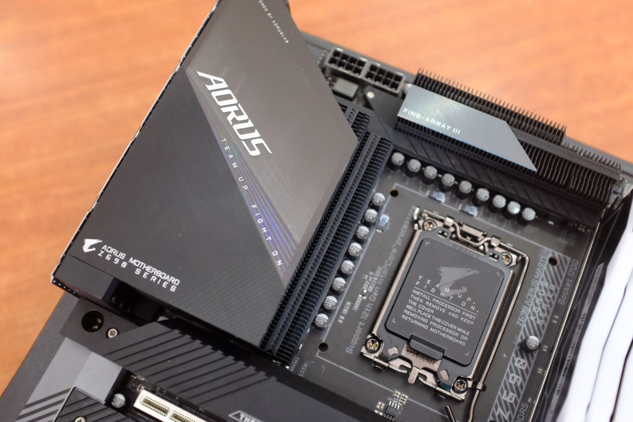 Z690 AORUS Master - Đánh Giá Nhanh