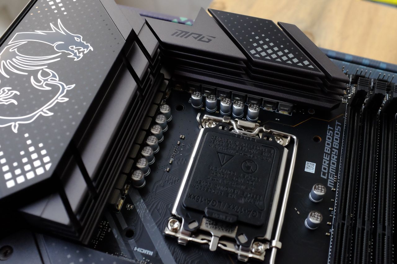 MSI MPG Z690 Edge Wifi DDR4 - Đánh Giá Nhanh