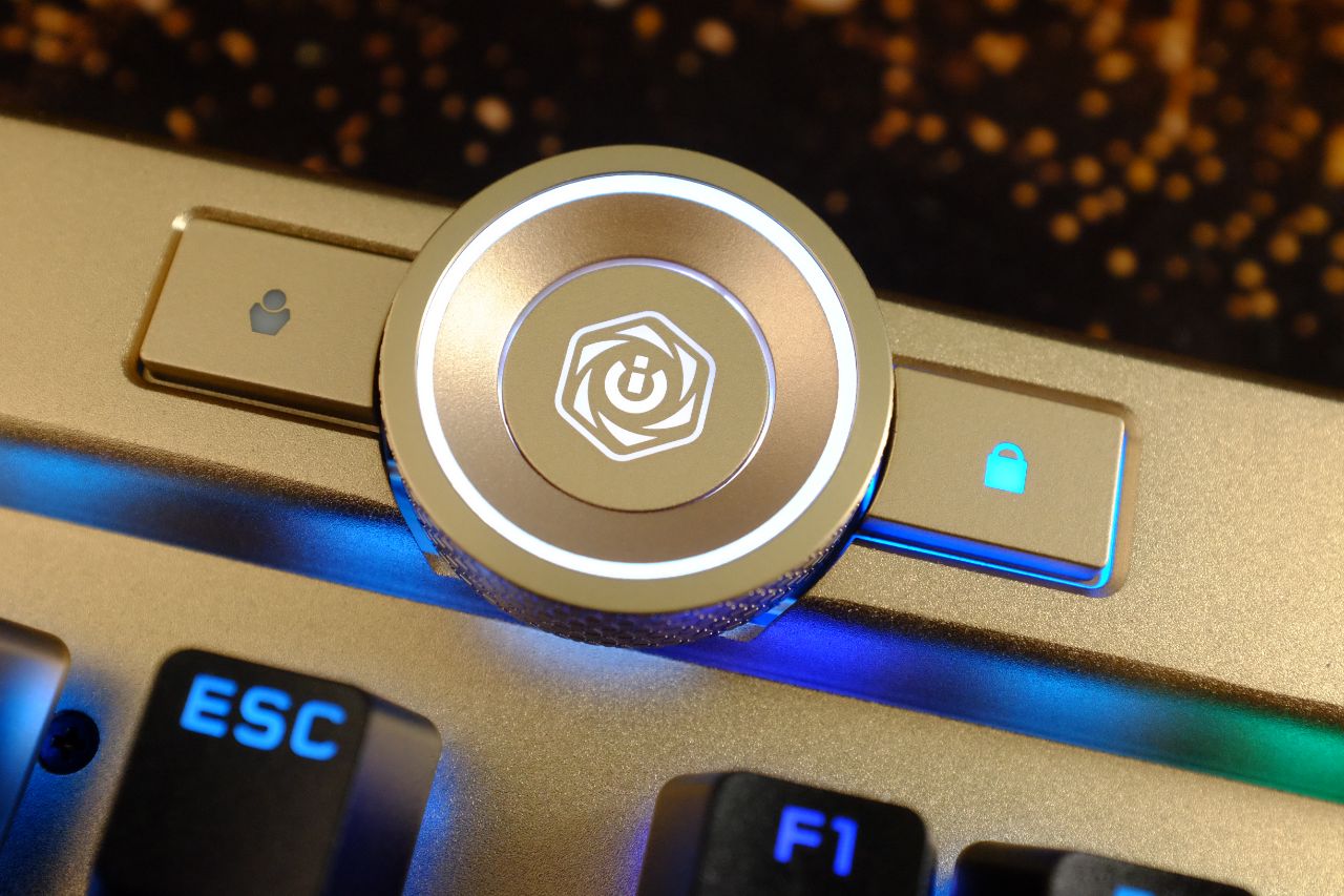 Corsair K100 RGB Midnight Gold - Đánh Giá Nhanh