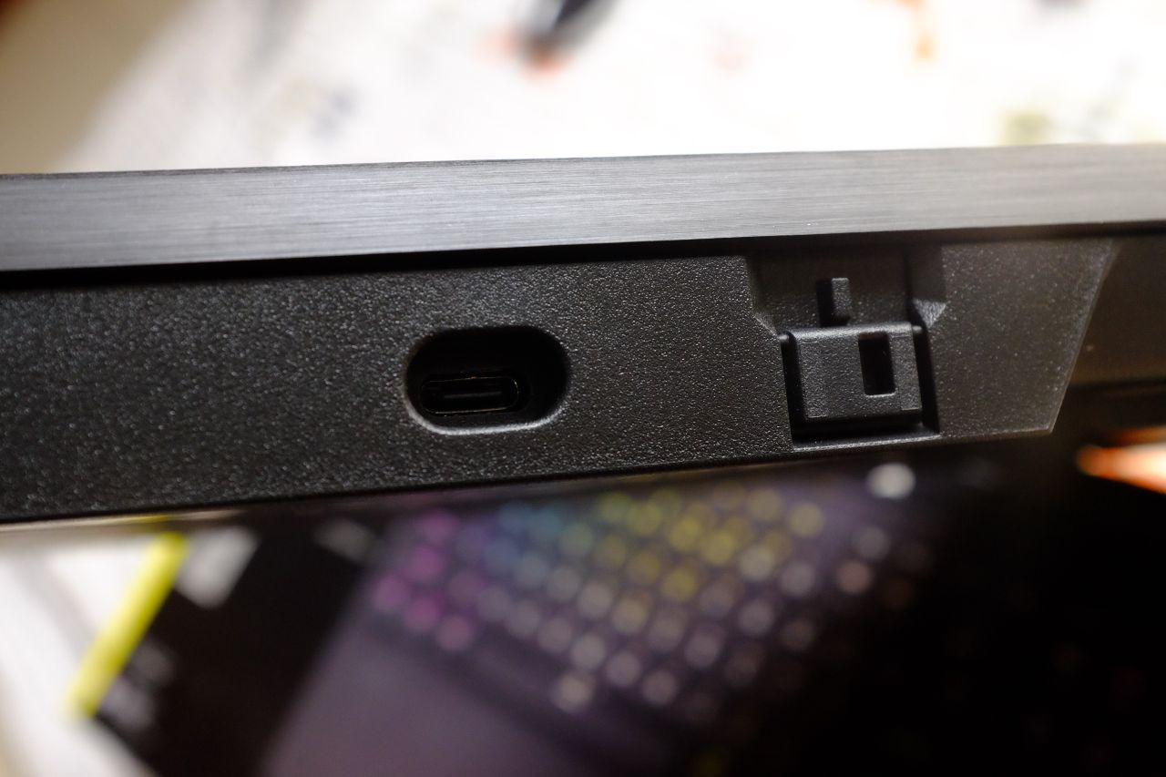 Corsair K70 RGB Pro Red Switch - Đánh Giá Gaming Gear