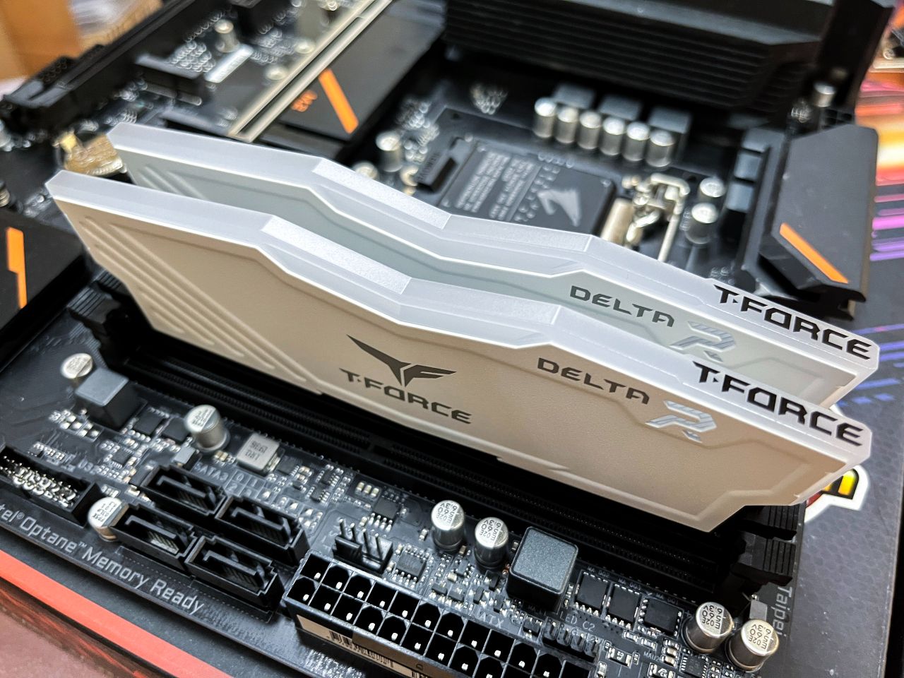 T-Force Delta RGB DDR4 3200MHz - Đánh Giá Nhanh