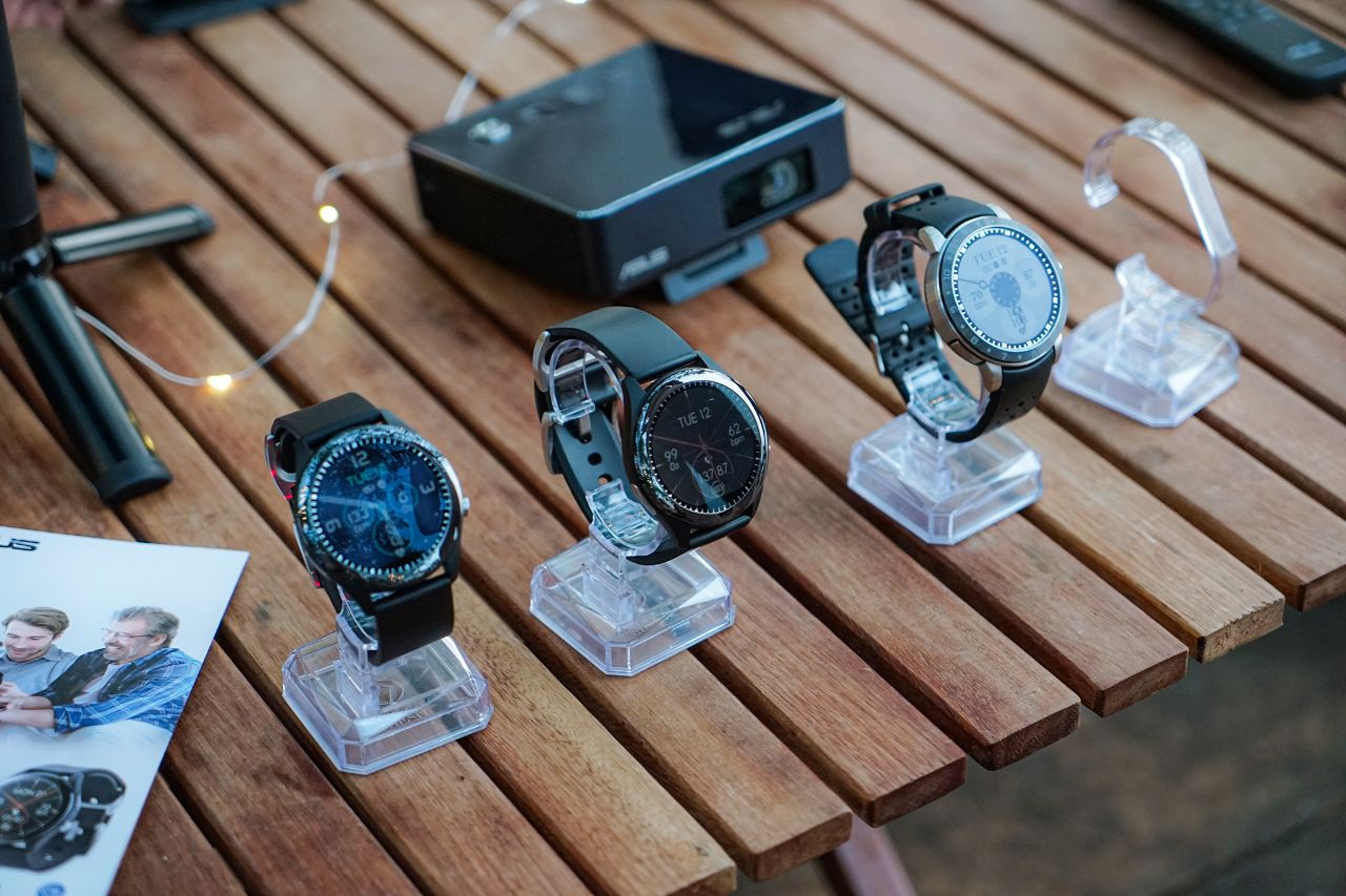 ASUS ra mắt VivoWatch 5 và dải sản phẩm máy chiếu di động - Tin Gadget